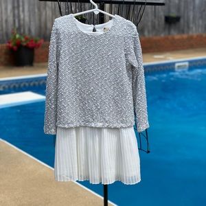 4 for $20 Girls dress/tunic. Size 6/Can fit size 8